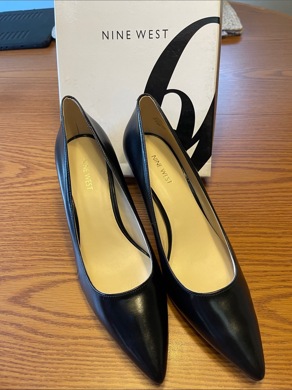 Nine West Margot Black Leather Pointed Toe Career Pumps Stiletto Heels Size 10